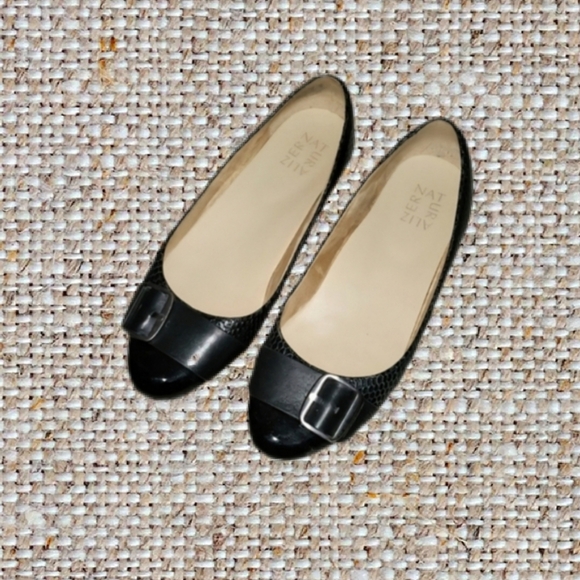 Naturalizer Shoes - (3/$25) Naturalizer Black Flats